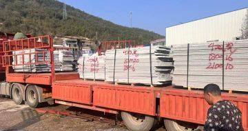 金华 芝麻灰花岗岩光面毛板出货日常