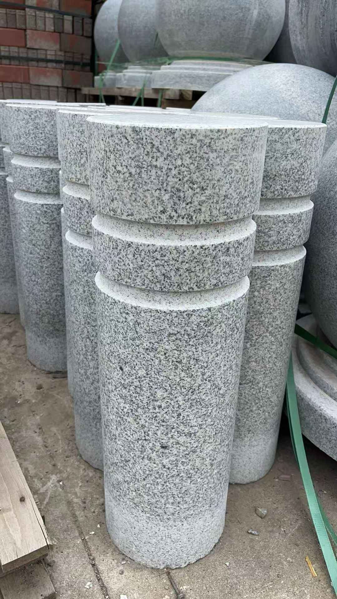 金华 芝麻白花岗岩挡车柱、隔离柱多少钱