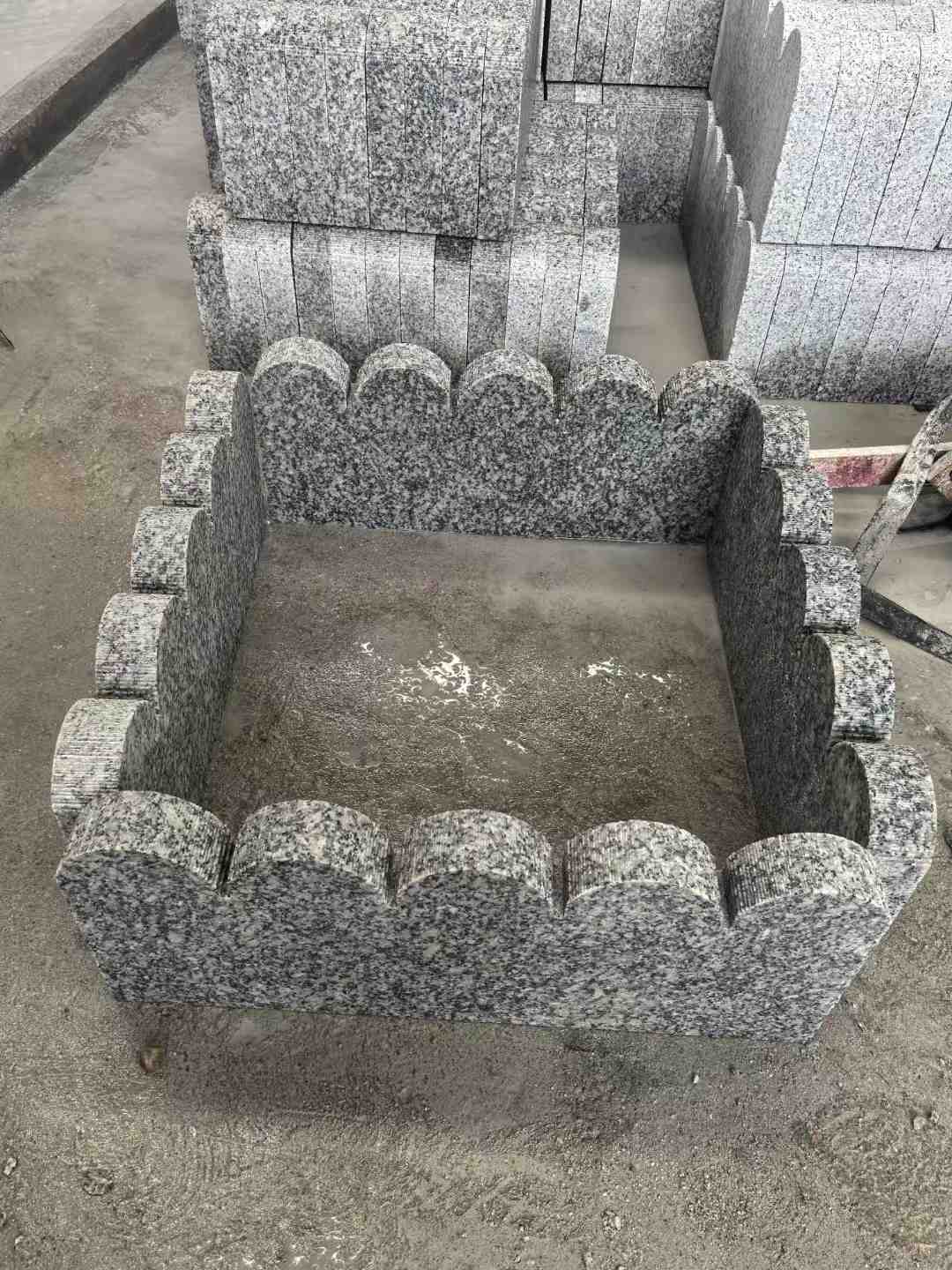金华 花边石、花坛围栏石、花池界石、菜园栅栏石、镶边石、波浪状界石介绍