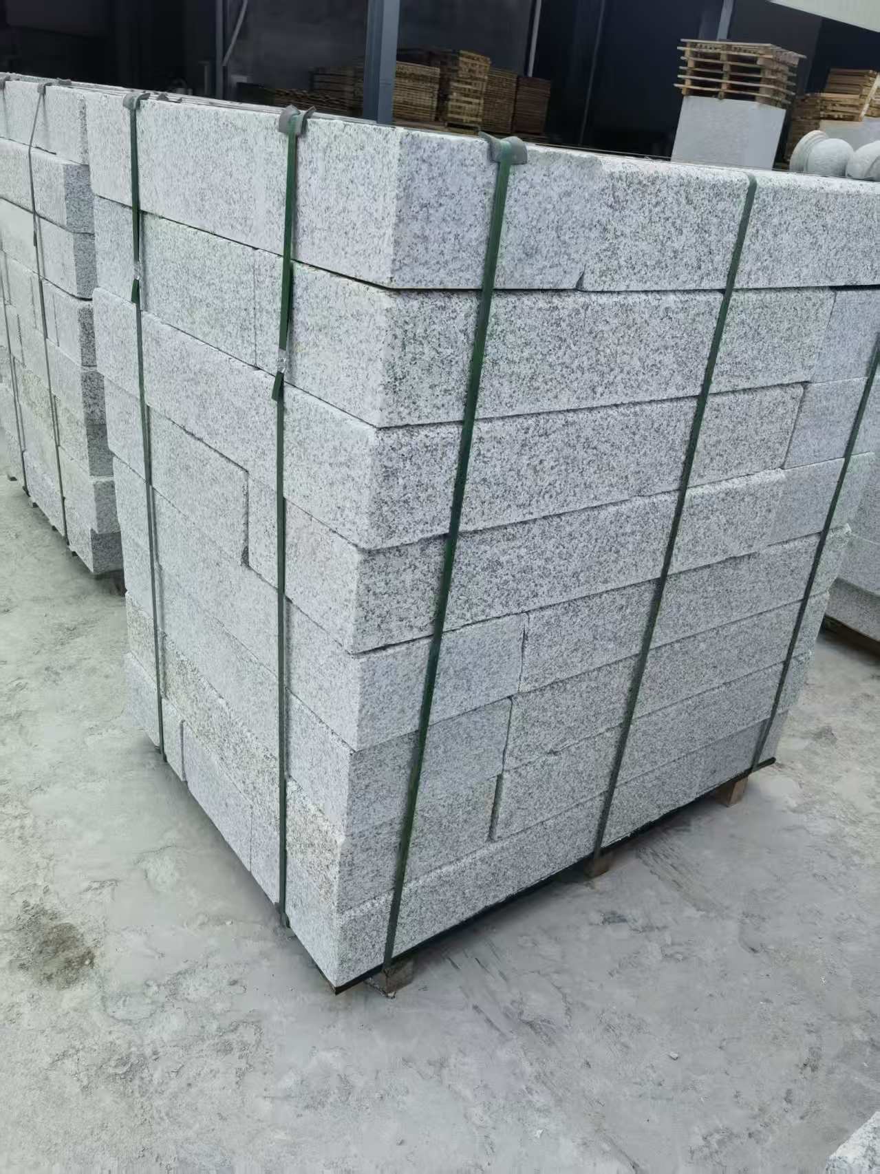 金华 芙蓉白火烧两面路沿石