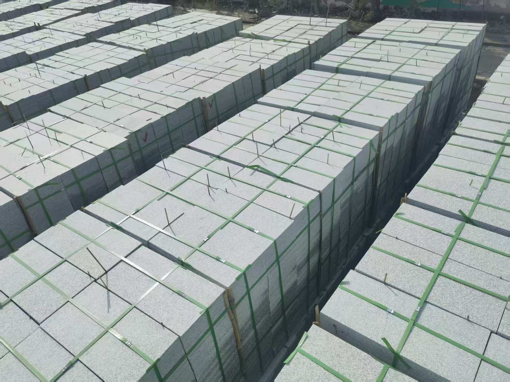 金华 芝麻白1.8公分火烧300*600地铺，清仓大甩卖