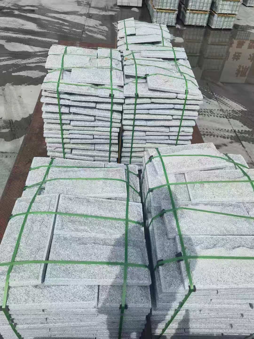 金华 芝麻白蘑菇石装车出货