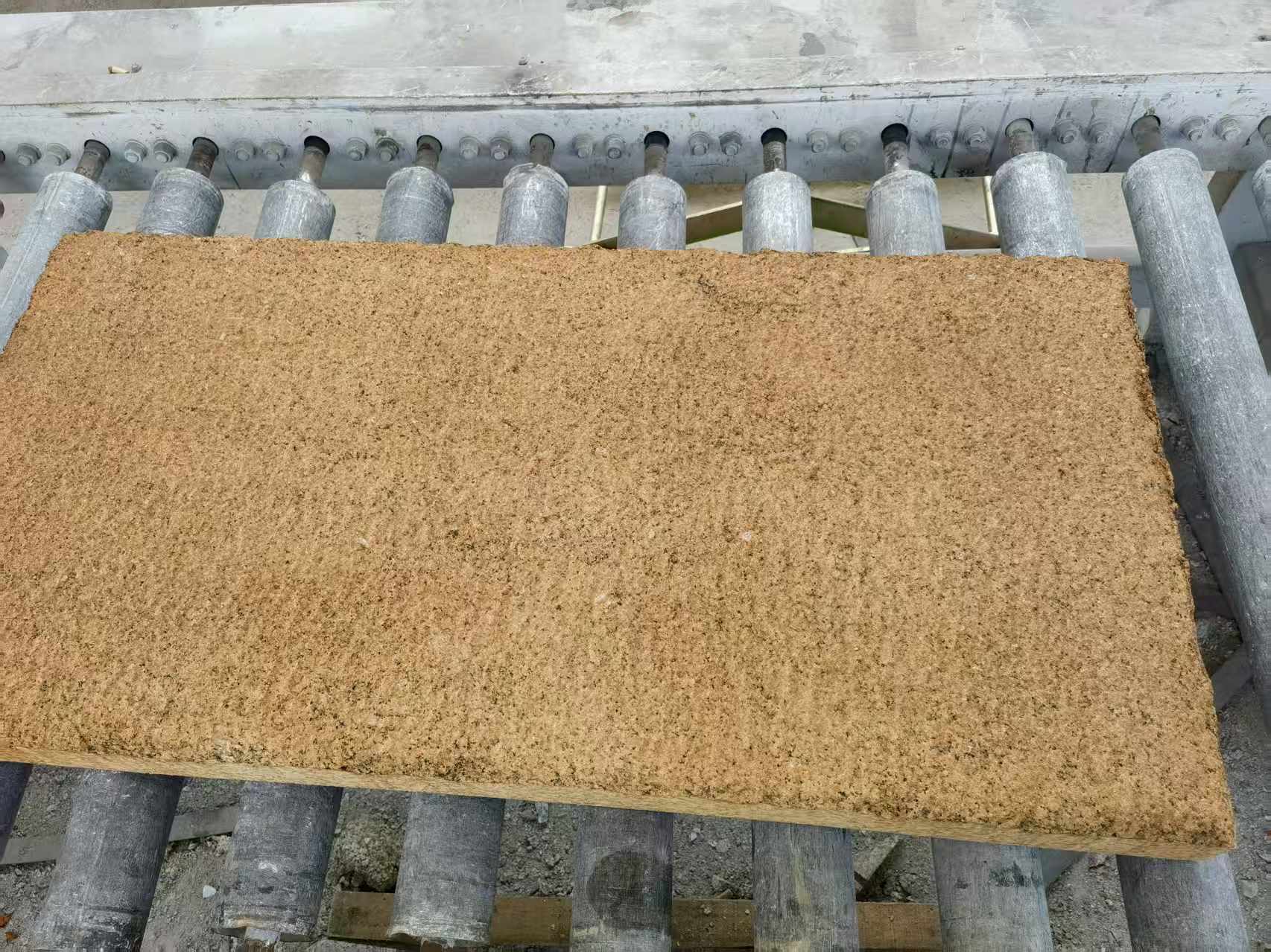 金华 菠萝面老石板，做旧仿古石，流水线生产加工